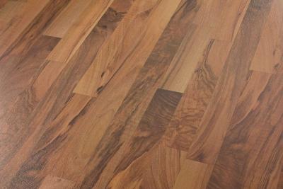 Meister TEC Laminat 7/31 Multiclic Nussbaum 6615 3-Stab Colis a 3,06 m2 (36/Pal.)